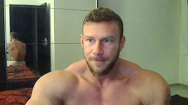 Snapshot of muscularkevin chatting on December 9, 4:45 am muscularkevin online show from December 9, 4:45 am