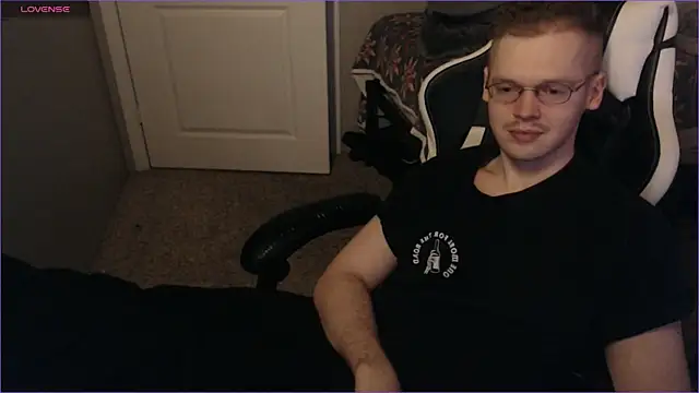 Snapshot of doloresman chatting on March 6, 11:47 am doloresman online show from March 6, 11:47 am