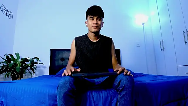 Eiden allenx online show from December 5, 9:39 am