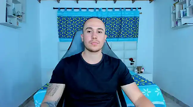 Snapshot of juan__jimenez chatting on January 20, 4:21 am juan jimenez online show from January 20, 4:21 am