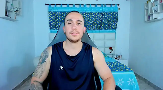Snapshot of juan__jimenez chatting on February 5, 1:04 am juan jimenez online show from February 5, 1:04 am