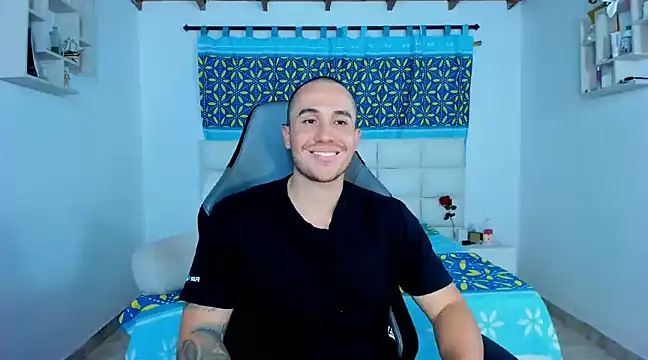 Snapshot of juan__jimenez chatting on January 26, 12:05 am juan jimenez online show from January 26, 12:05 am