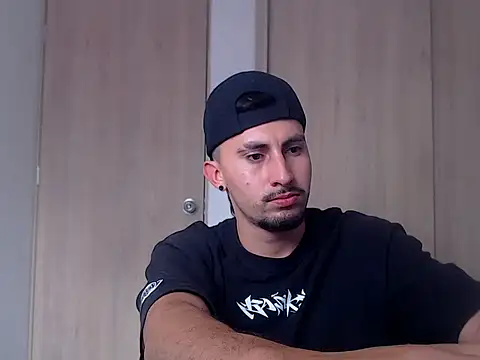 Snapshot of ChrisDamon chatting on September 16, 12:17 pm ChrisDamon online show from September 16, 12:17 pm
