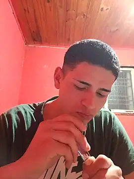 Snapshot of ynose2 chatting on September 14, 11:29 pm ynose2 online show from September 14, 11:29 pm