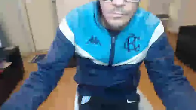 guachin hunk online show from May 29, 12:42 am