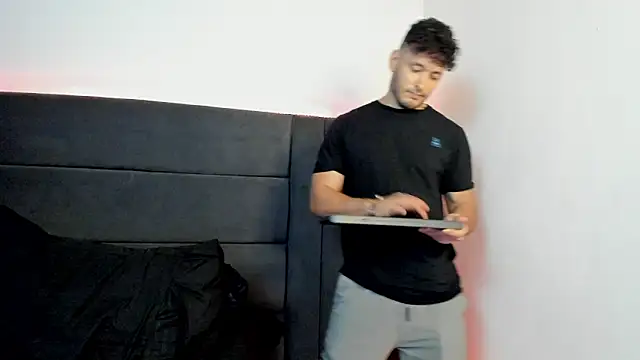 alejandro  2 online show from January 31, 7:11 pm