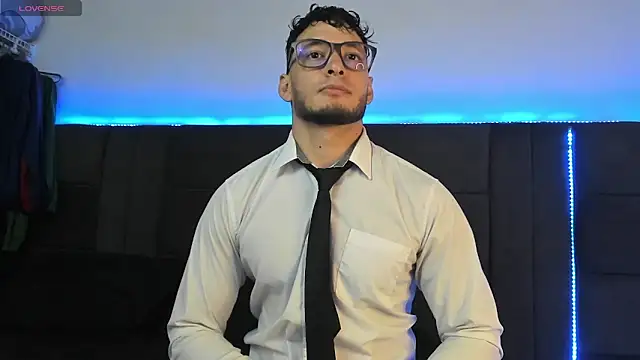 alejandro  2 online show from April 11, 5:05 pm