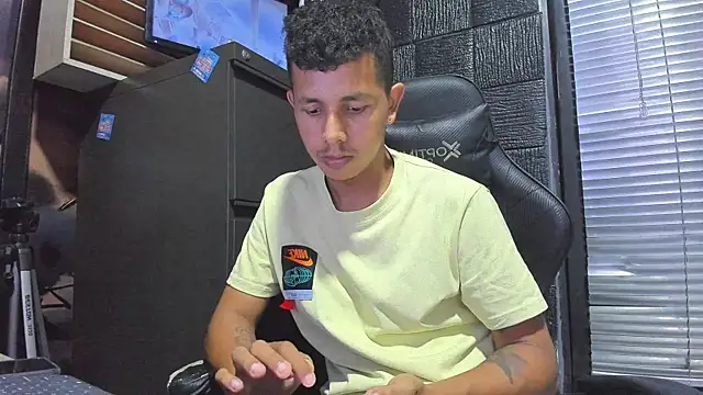 boy bigcock24cm online show from July 19, 1:00 am