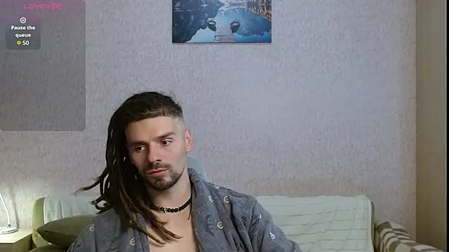 Aestheticguy101 online show from October 19, 4:43 pm