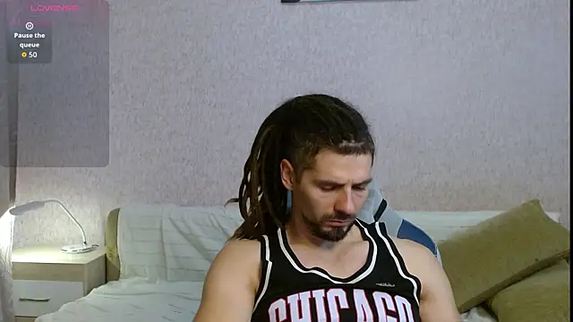 Aestheticguy101 online show from October 14, 1:40 pm