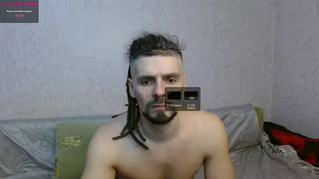 Aestheticguy101 online show from March 3, 4:40 pm