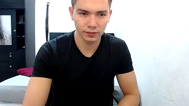 Snapshot of suckmydickbitch97 chatting on December 10, 11:32 am suckmydickbitch97 online show from December 10, 11:32 am