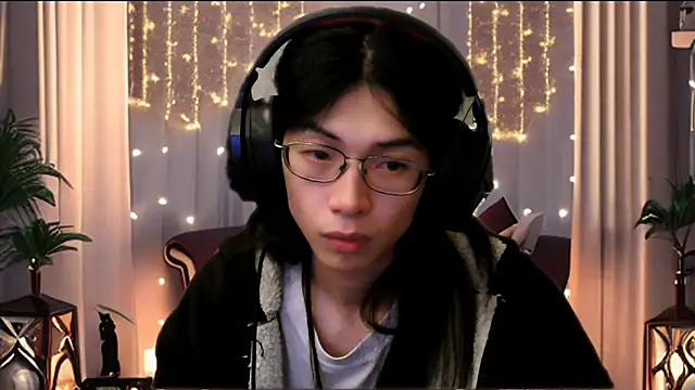 CrytinaSissyCrossdress online show from April 21, 12:44 pm