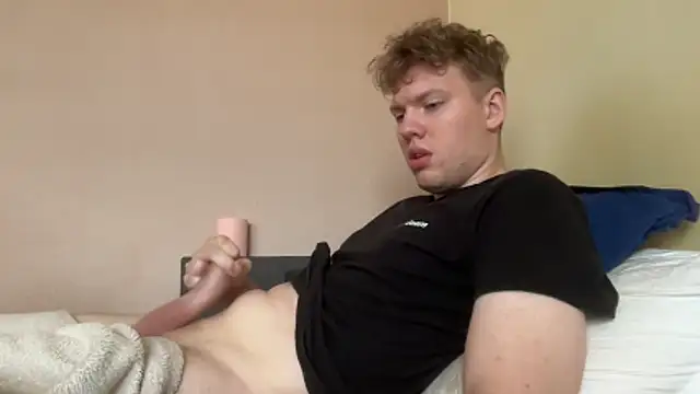 sexybooii6968 online show from June 18, 9:36 am