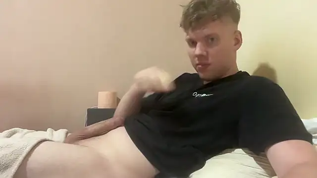 sexybooii6968 online show from July 1, 6:52 pm
