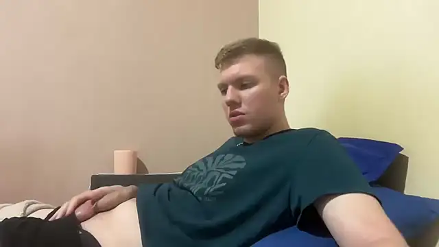 sexybooii6968 online show from August 1, 8:30 pm