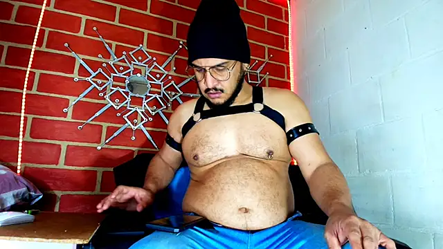 the master foal  online show from October 12, 9:31 pm