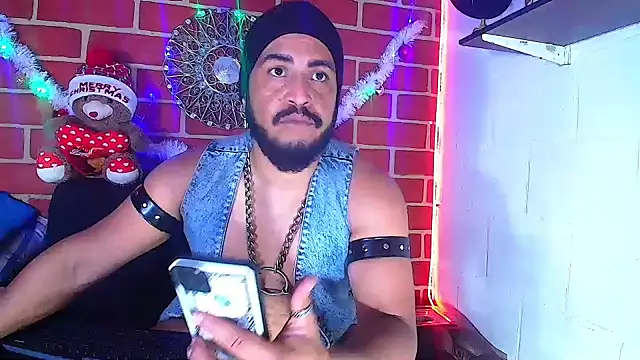 the master foal  online show from December 31, 6:27 am