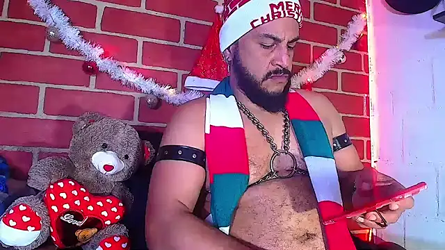 the master foal  online show from December 24, 7:00 pm