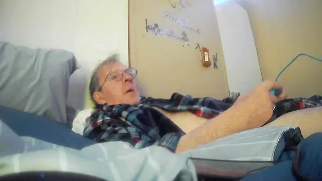 jck1m0t online show from January 4, 8:05 pm