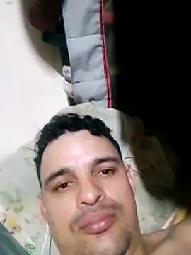 Snapshot of king-lobo-act chatting on October 18, 9:53 pm king-lobo-act online show from October 18, 9:53 pm