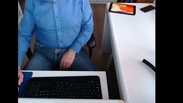 Snapshot of dutchpornking chatting on October 10, 3:50 pm dutchpornking online show from October 10, 3:50 pm