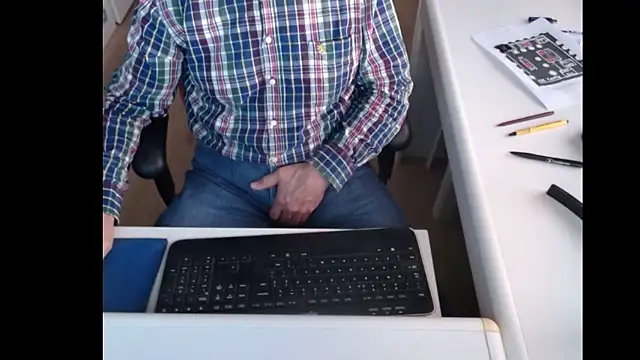 Snapshot of dutchpornking chatting on February 28, 7:48 am dutchpornking online show from February 28, 7:48 am