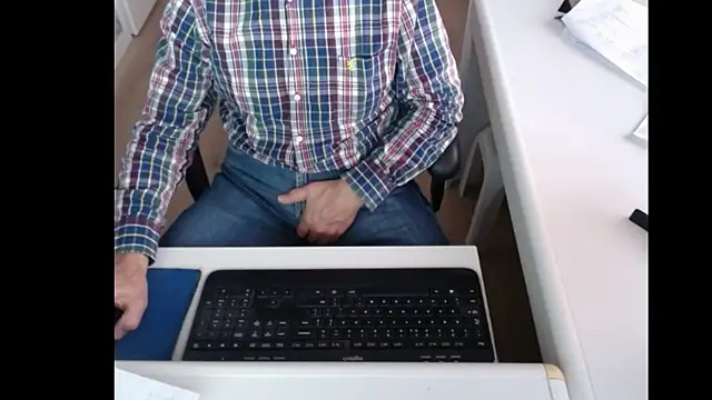 Snapshot of dutchpornking chatting on December 29, 8:44 am dutchpornking online show from December 29, 8:44 am