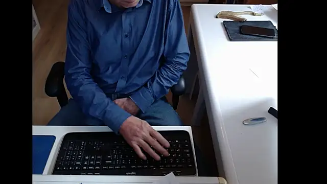 Snapshot of dutchpornking chatting on September 18, 11:34 am dutchpornking online show from September 18, 11:34 am