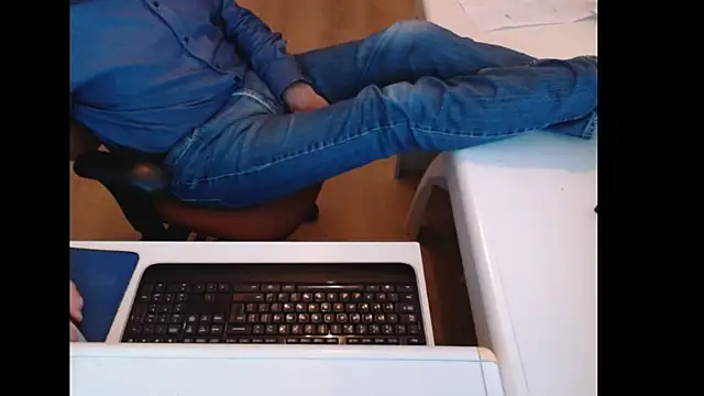 Snapshot of dutchpornking chatting on October 6, 1:16 pm dutchpornking online show from October 6, 1:16 pm