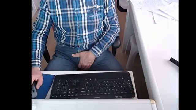 Snapshot of dutchpornking chatting on February 7, 8:11 am dutchpornking online show from February 7, 8:11 am