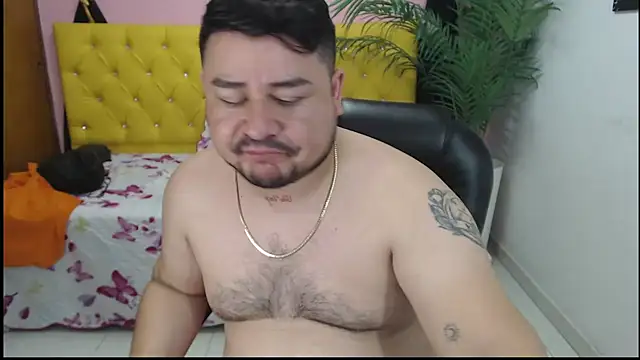 Snapshot of oso_dirty_ chatting on December 21, 5:40 pm oso dirty  online show from December 21, 5:40 pm