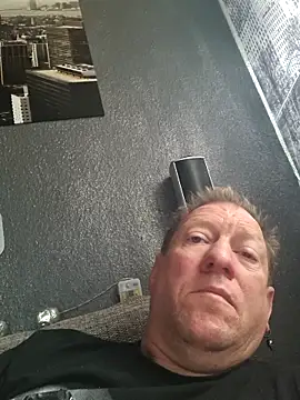 tomtom111111 online show from October 26, 12:07 pm