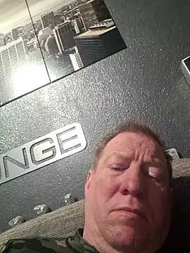 tomtom111111 online show from January 7, 10:48 pm