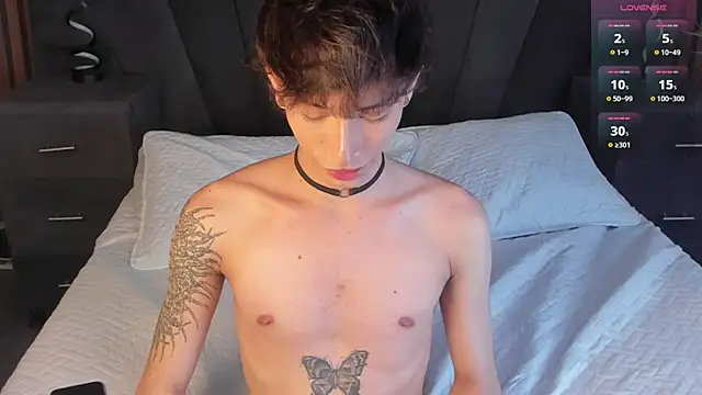 AndyWiilliams online show from April 8, 10:18 pm