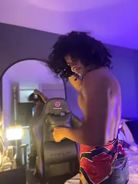 Lucas eevans online show from April 12, 1:34 pm