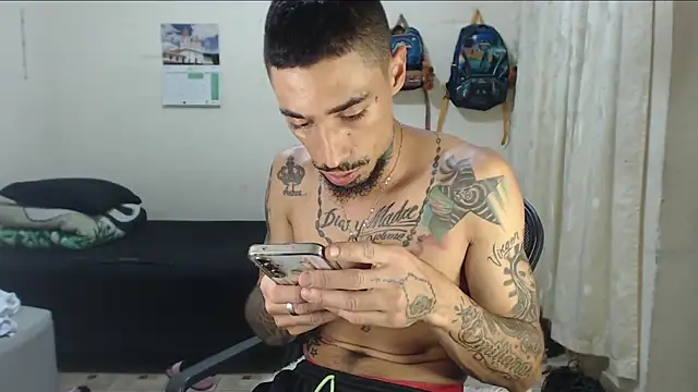 emiliano hottt online show from April 24, 8:55 pm