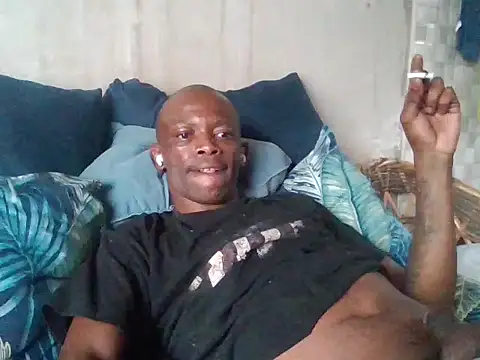 HollyDicker online show from March 22, 8:30 am