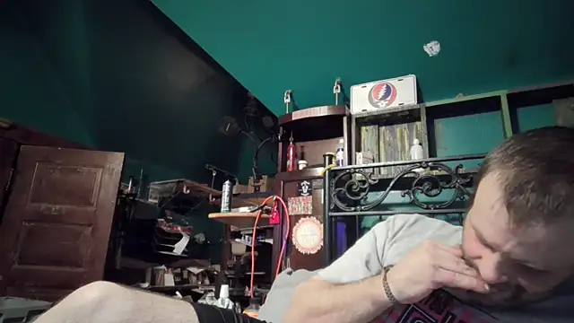 charactrzero online show from April 17, 12:24 am