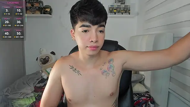 santy7v7 online show from April 19, 1:32 pm