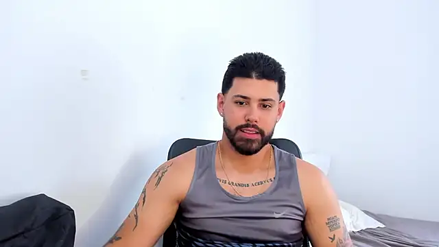 Justyn Torres online show from October 29, 1:47 pm