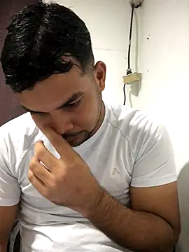 ElsecretodeBruno online show from September 10, 1:59 am