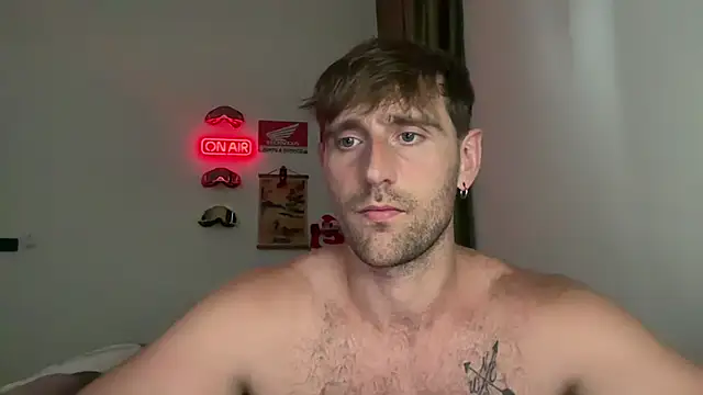 lukegunn online show from April 16, 1:27 am