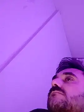Snapshot of Consensustr chatting on February 9, 11:25 pm Consensustr online show from February 9, 11:25 pm