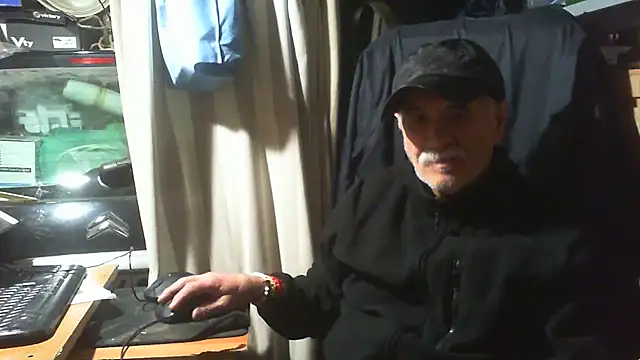 nonnomaturobisex online show from November 25, 6:21 pm