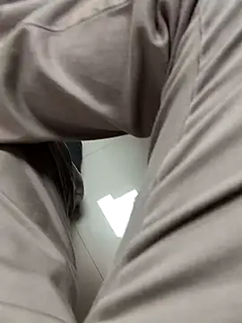 Desi Londa 143 online show from February 19, 8:55 am