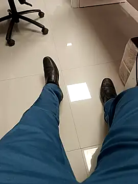 Desi Londa 143 online show from February 21, 5:35 am