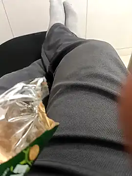 Desi Londa 143 online show from March 5, 11:17 am