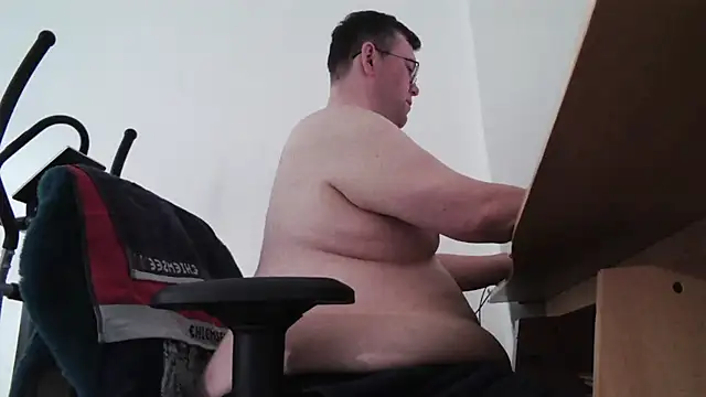 chubbysmallcockxh online show from June 17, 5:37 pm