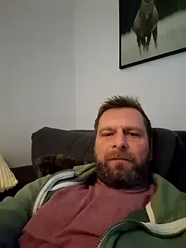 Snapshot of Mjn34 chatting on January 7, 7:33 am Mjn34 online show from January 7, 7:33 am